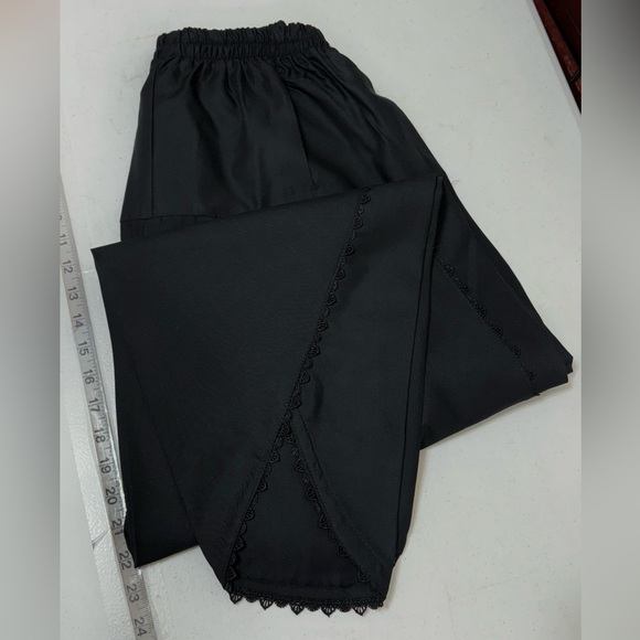 Ladies cotton tulip shalwar/pant . Free size - Picture 4 of 5